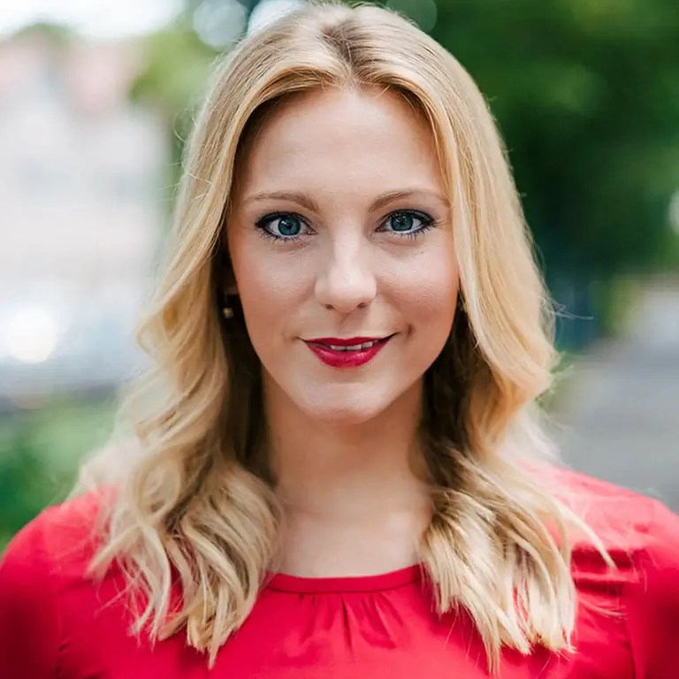 Jana Kübel als Mutter