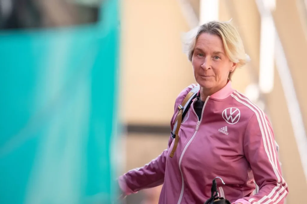 Martina-Voss-Tecklenburg Der Aufstieg zur Nationalheldin