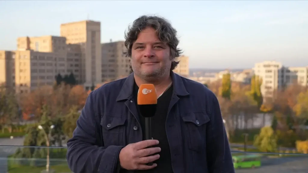 Biografie von Dara Hassanzadeh