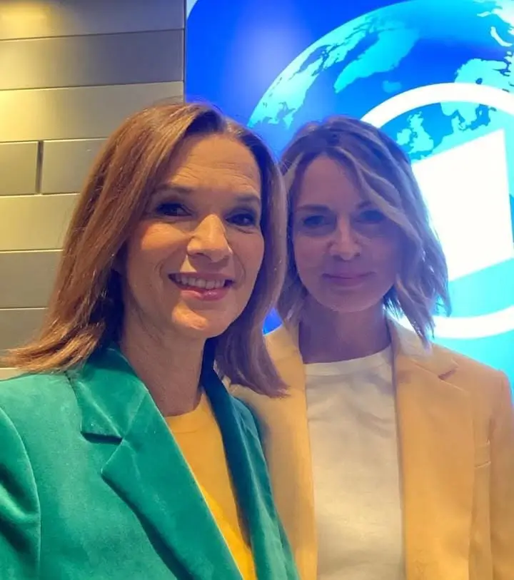 Biografie von Julia-Niharika Sen