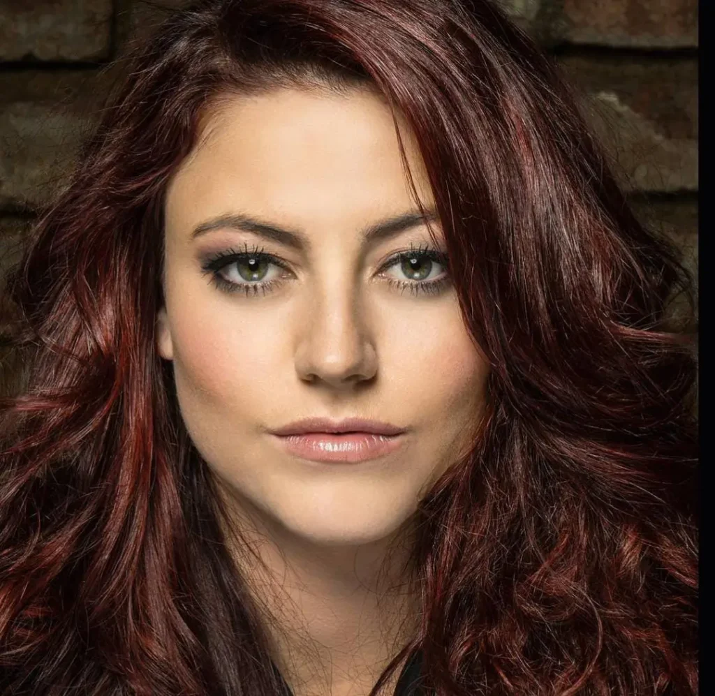 Biografie von Tahnee