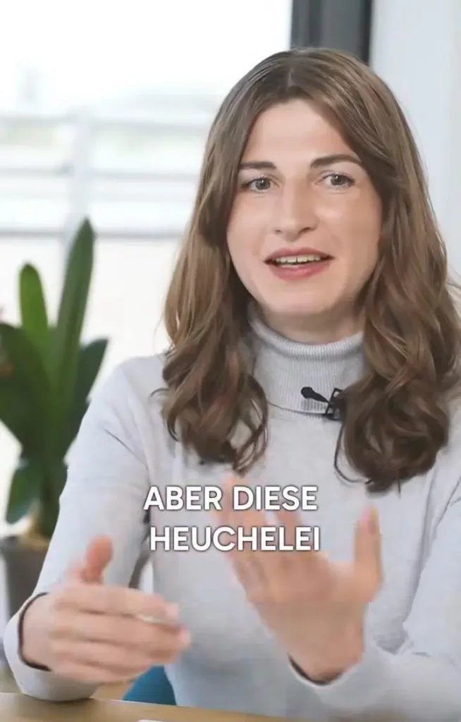 Aya Velazquez karriere