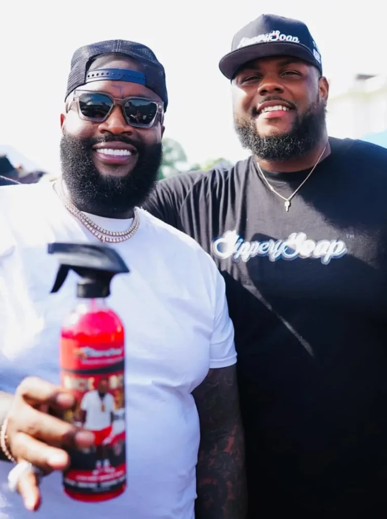 Durch MMG verdient Ross